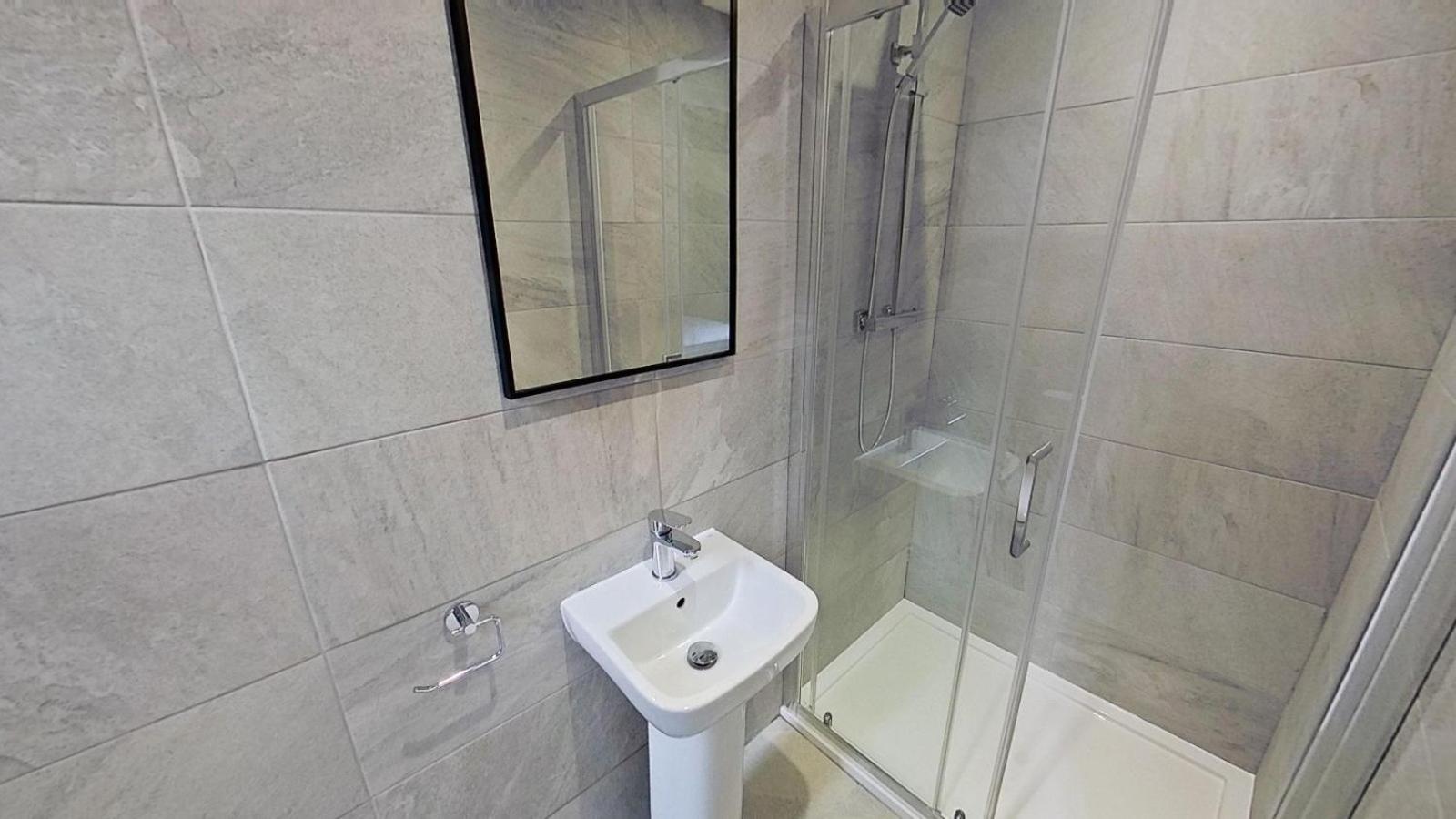 Centre Flat Ivi
